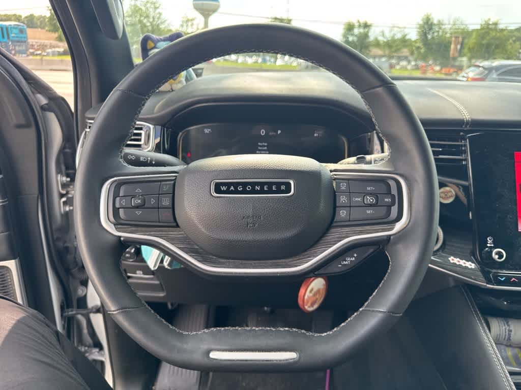 Thumbnail: 2022 Jeep Wagoneer - 9