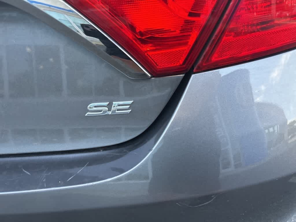 Thumbnail: 2016 Toyota Camry - 7