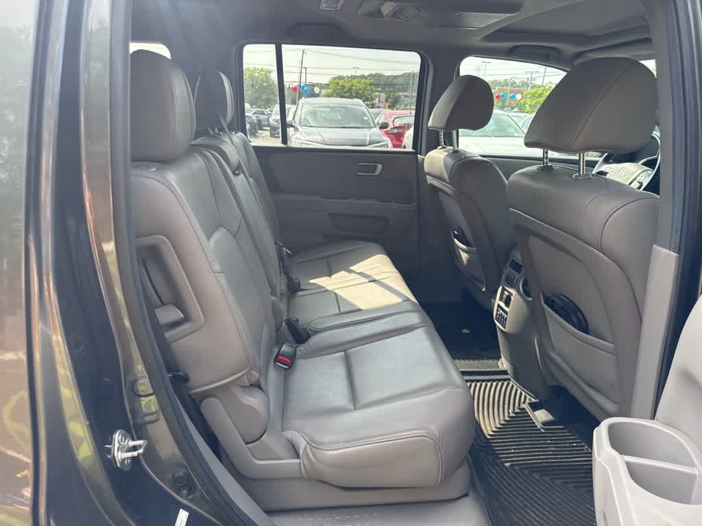 Thumbnail: 2013 Honda Pilot - 19