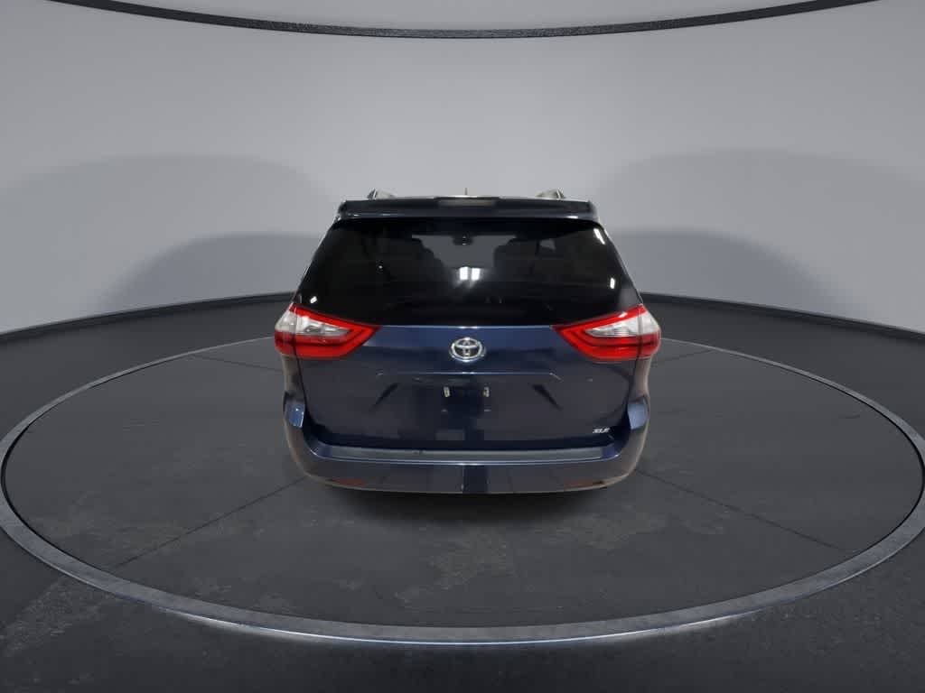 Thumbnail: 2020 Toyota Sienna - 7