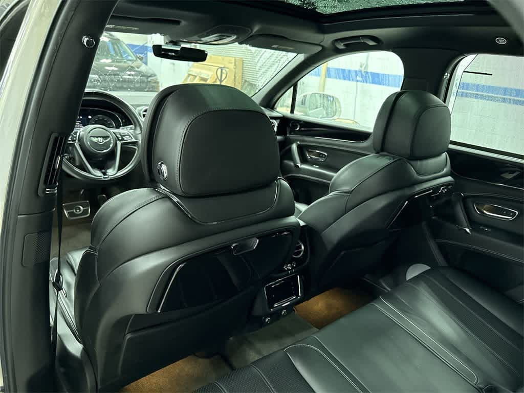 Thumbnail: 2018 Bentley Bentayga - 29