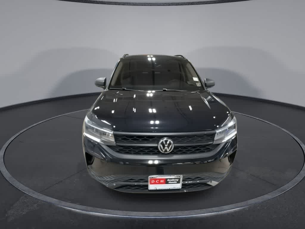 Thumbnail: 2023 Volkswagen Taos - 3