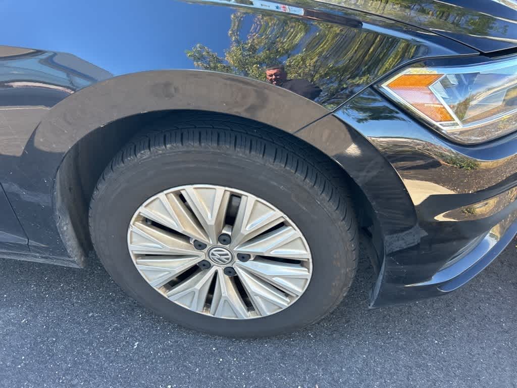 Thumbnail: 2019 Volkswagen Jetta - 16