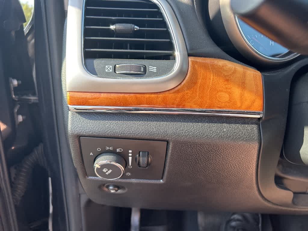 Thumbnail: 2012 Jeep Grand Cherokee - 15