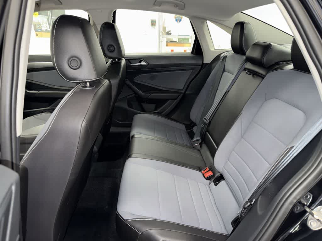 Thumbnail: 2025 Volkswagen Jetta - 17