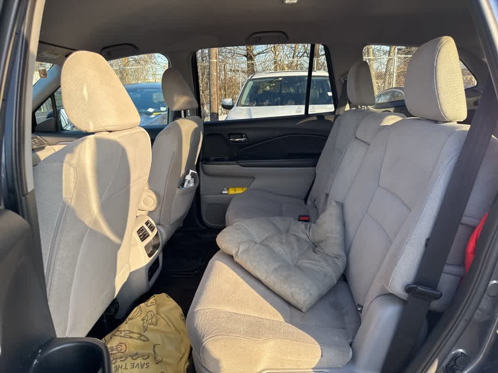 Thumbnail: 2016 Honda Pilot - 18