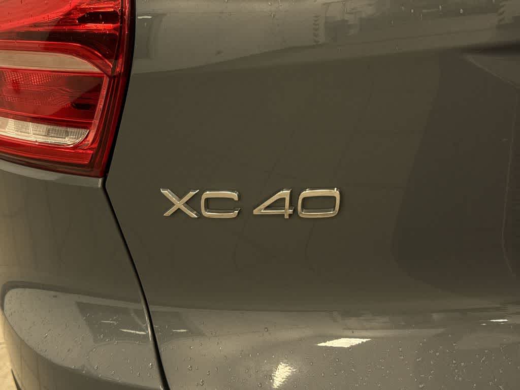 Thumbnail: 2020 Volvo XC40 - 26