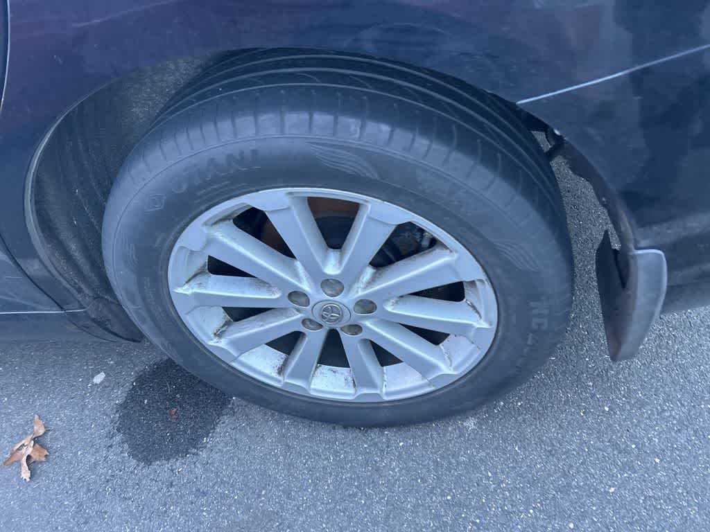 Thumbnail: 2012 Toyota Venza - 11