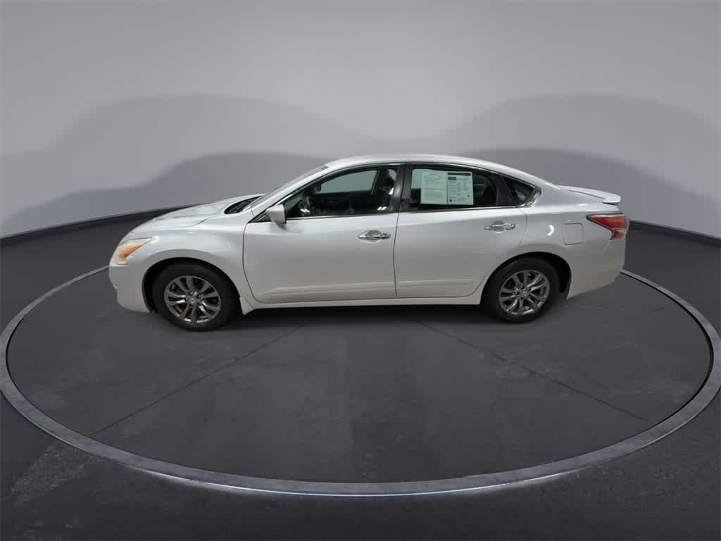 Thumbnail: 2015 Nissan Altima - 5