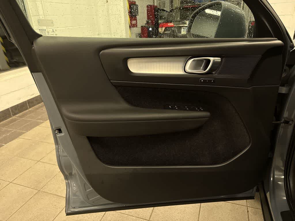 Thumbnail: 2020 Volvo XC40 - 30