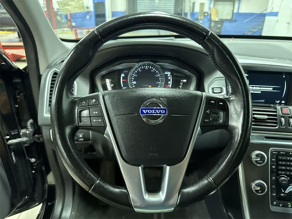 Thumbnail: 2015 Volvo XC60 - 18