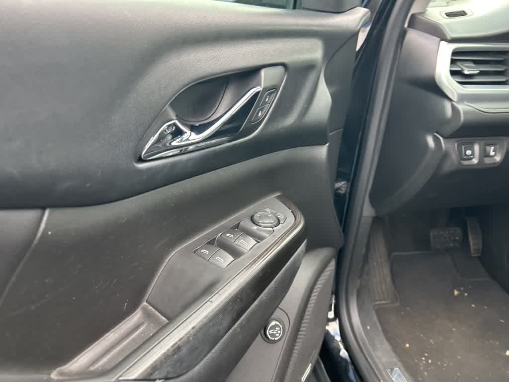 Thumbnail: 2017 GMC Acadia - 16