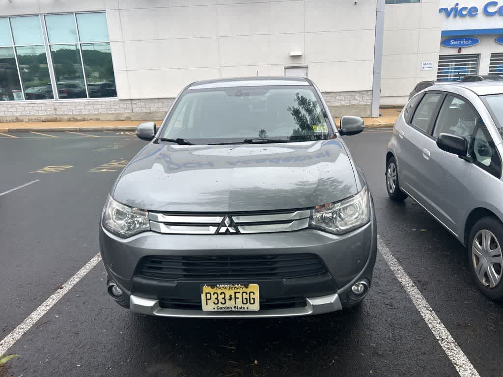 Thumbnail: 2015 Mitsubishi Outlander - 2