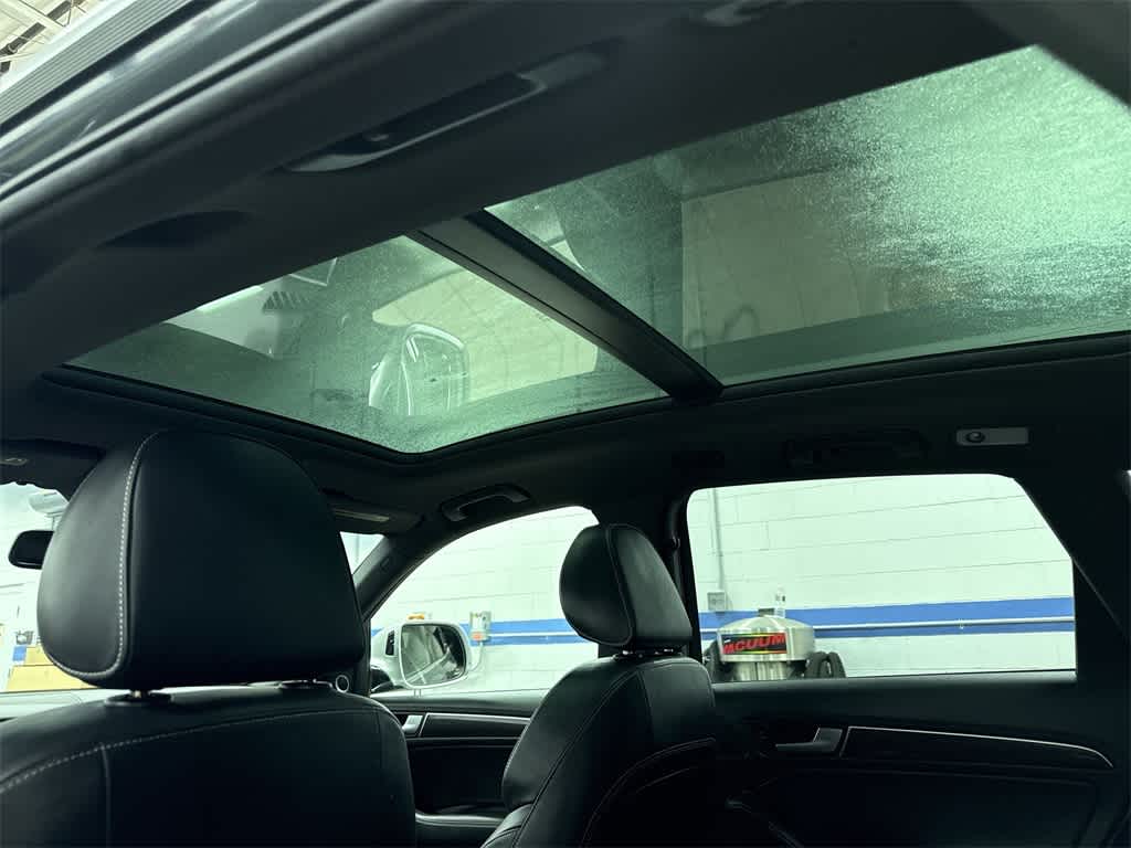 Thumbnail: 2015 Audi SQ5 - 25