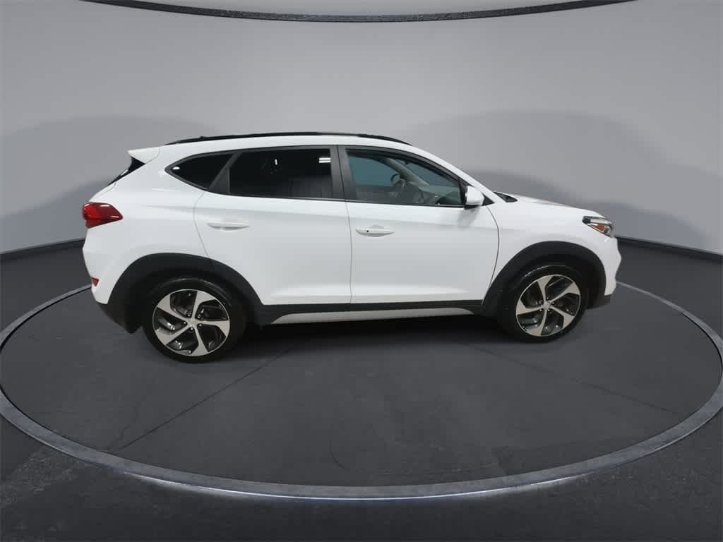 Thumbnail: 2018 Hyundai Tucson - 9