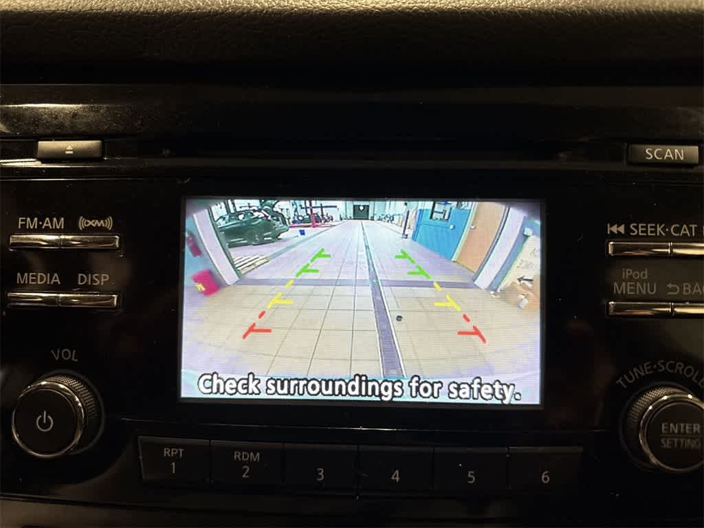 Thumbnail: 2017 Nissan Rogue - 23