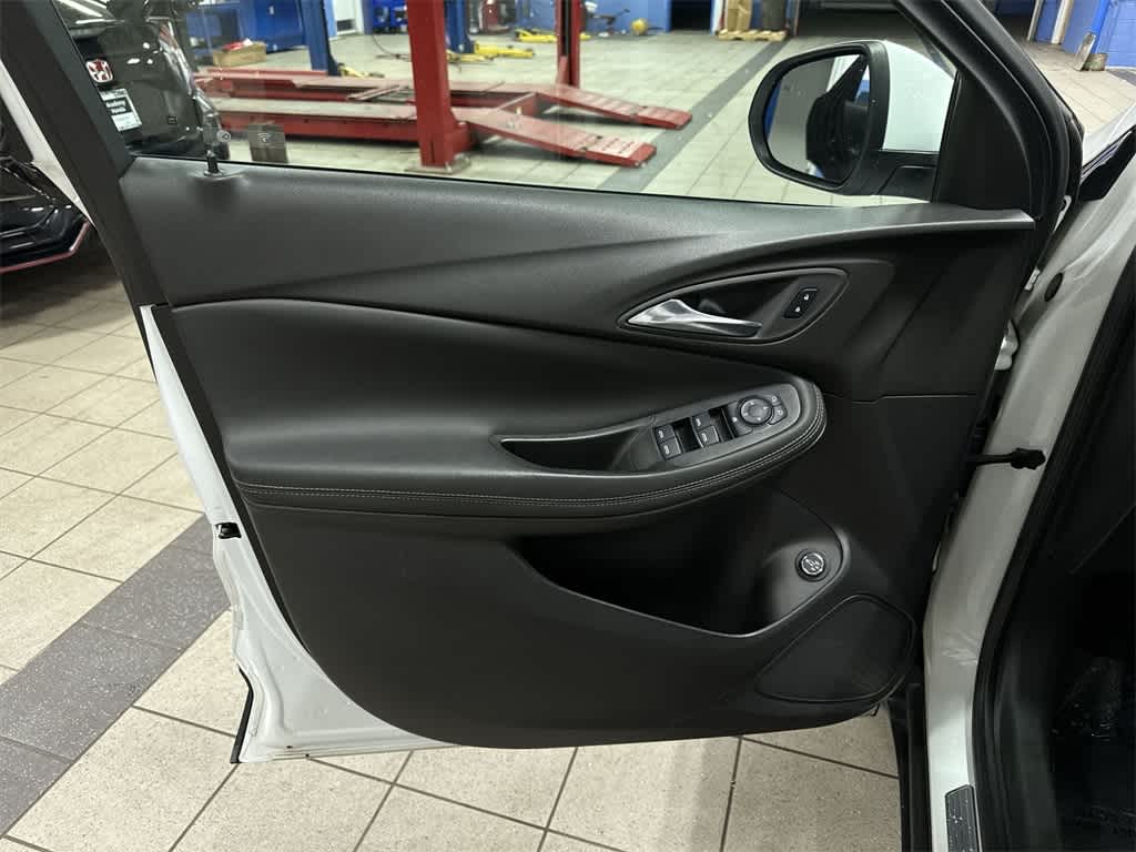 Thumbnail: 2023 Buick Encore GX - 28