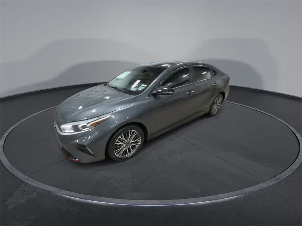 Thumbnail: 2023 Kia Forte - 4