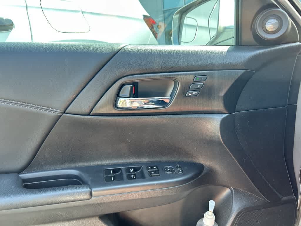 Thumbnail: 2015 Honda Accord - 7