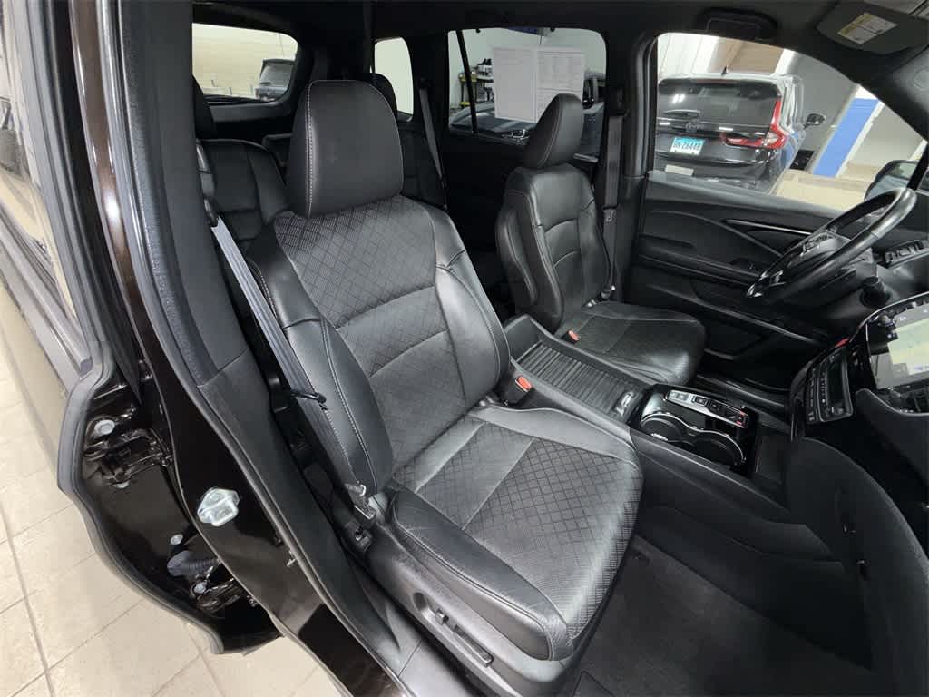 Thumbnail: 2021 Honda Passport - 16