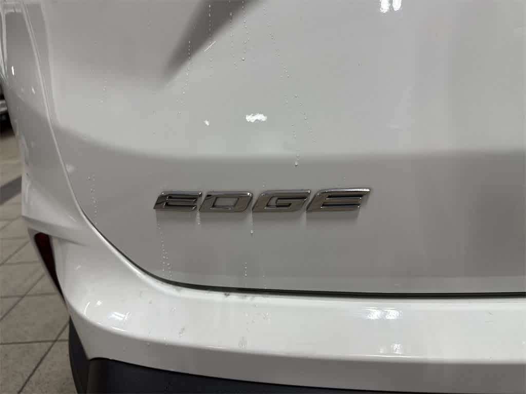 Thumbnail: 2020 Ford Edge - 25