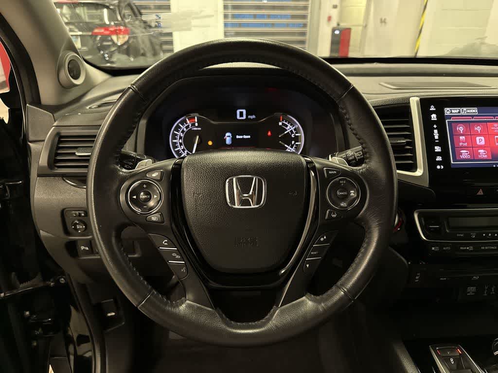 Thumbnail: 2017 Honda Pilot - 19