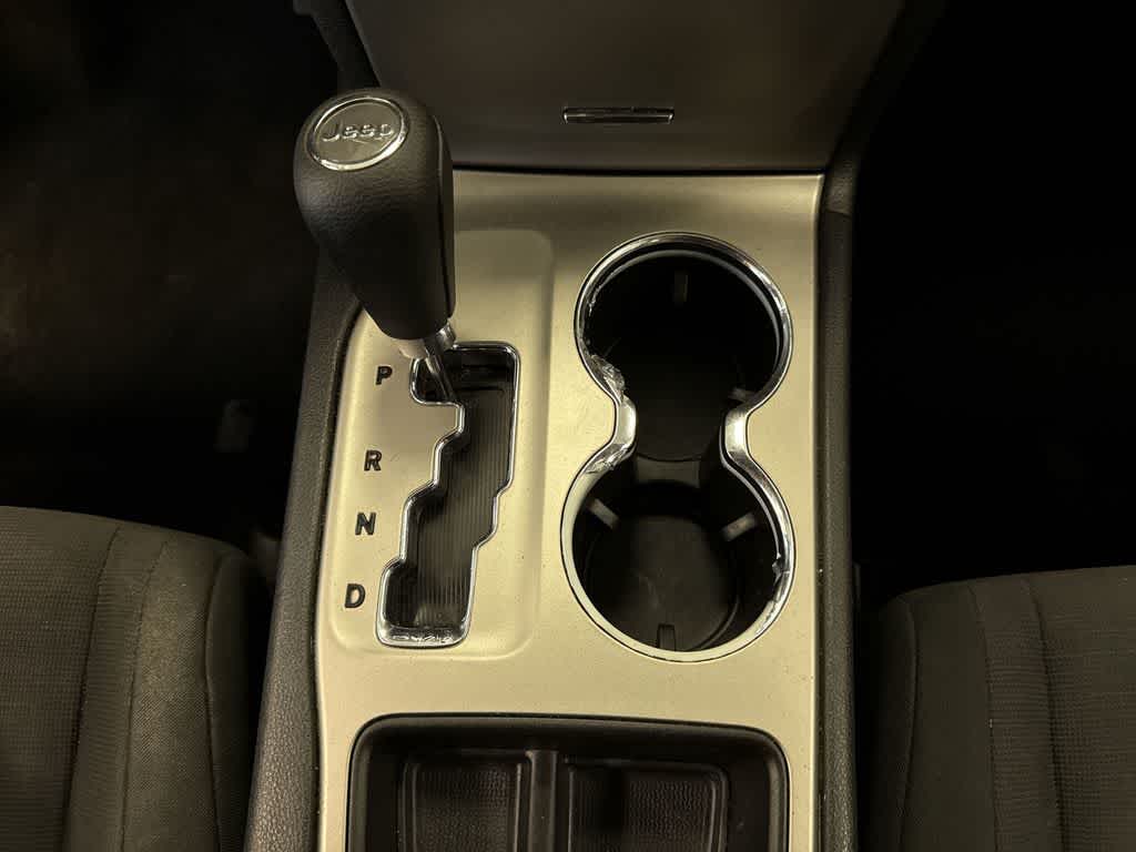 Thumbnail: 2012 Jeep Grand Cherokee - 28