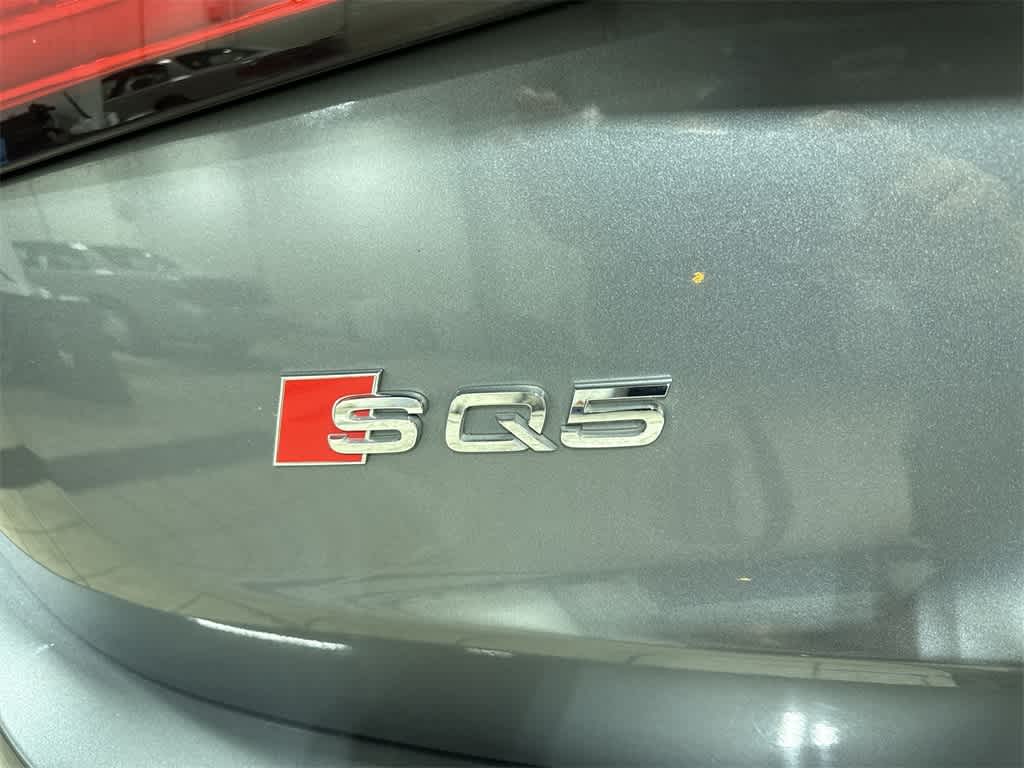 Thumbnail: 2015 Audi SQ5 - 27