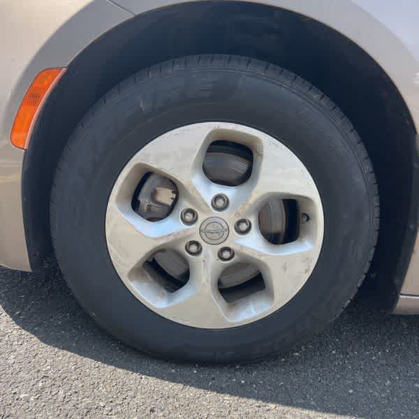 Thumbnail: 2017 Chrysler Pacifica - 9