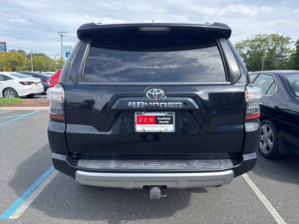Thumbnail: 2019 Toyota 4Runner - 3