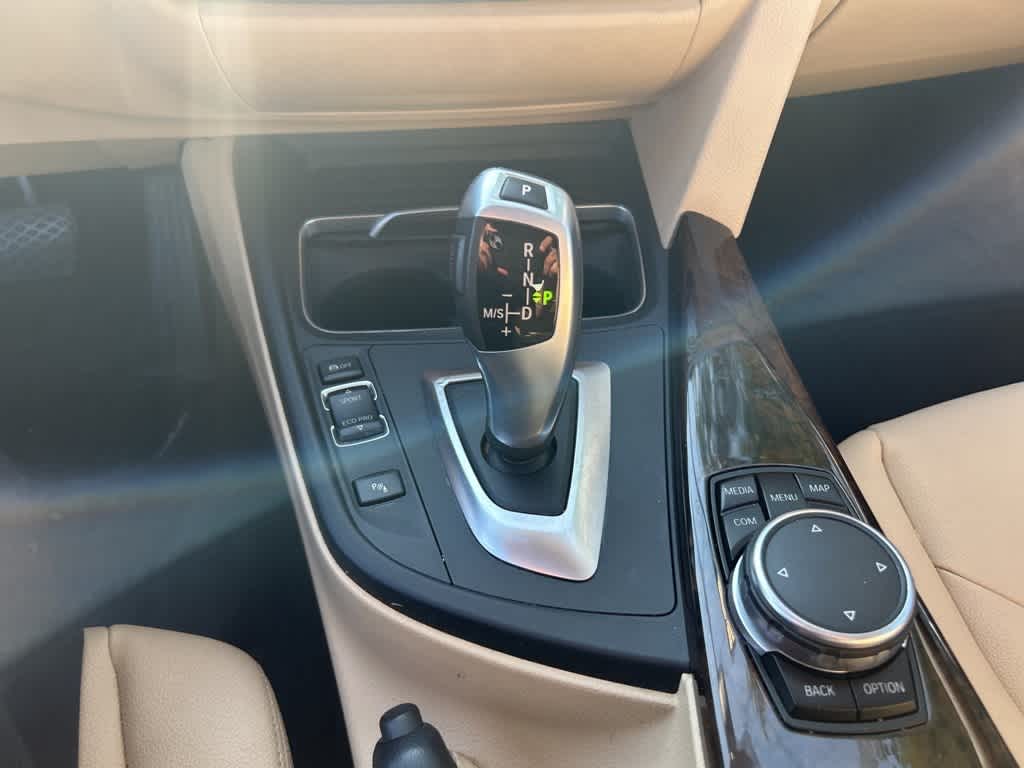2017 BMW 3 Series 320i xDrive 24