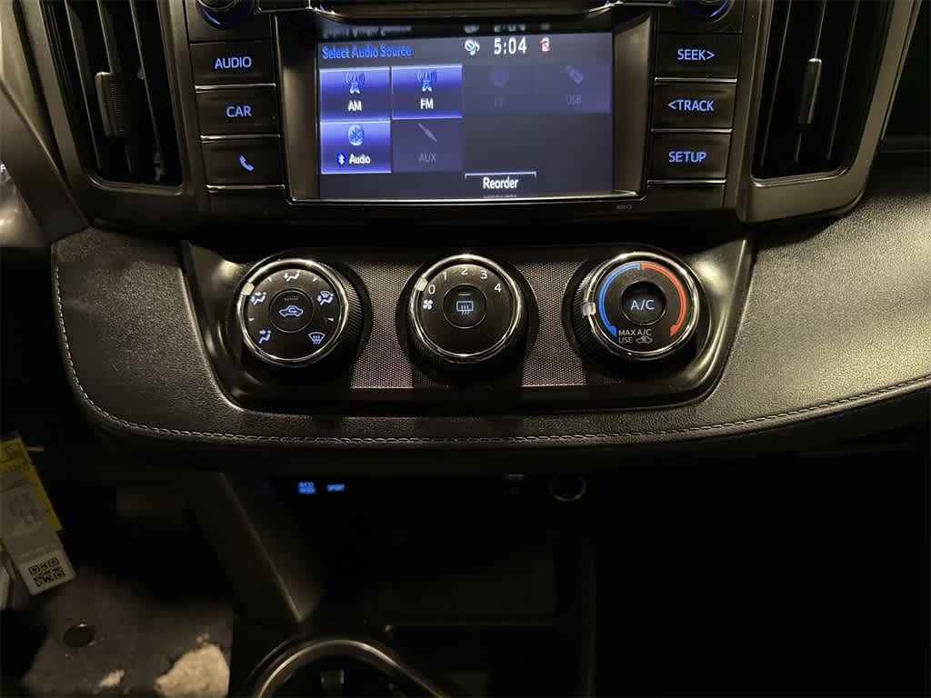 Thumbnail: 2017 Toyota RAV4 - 21