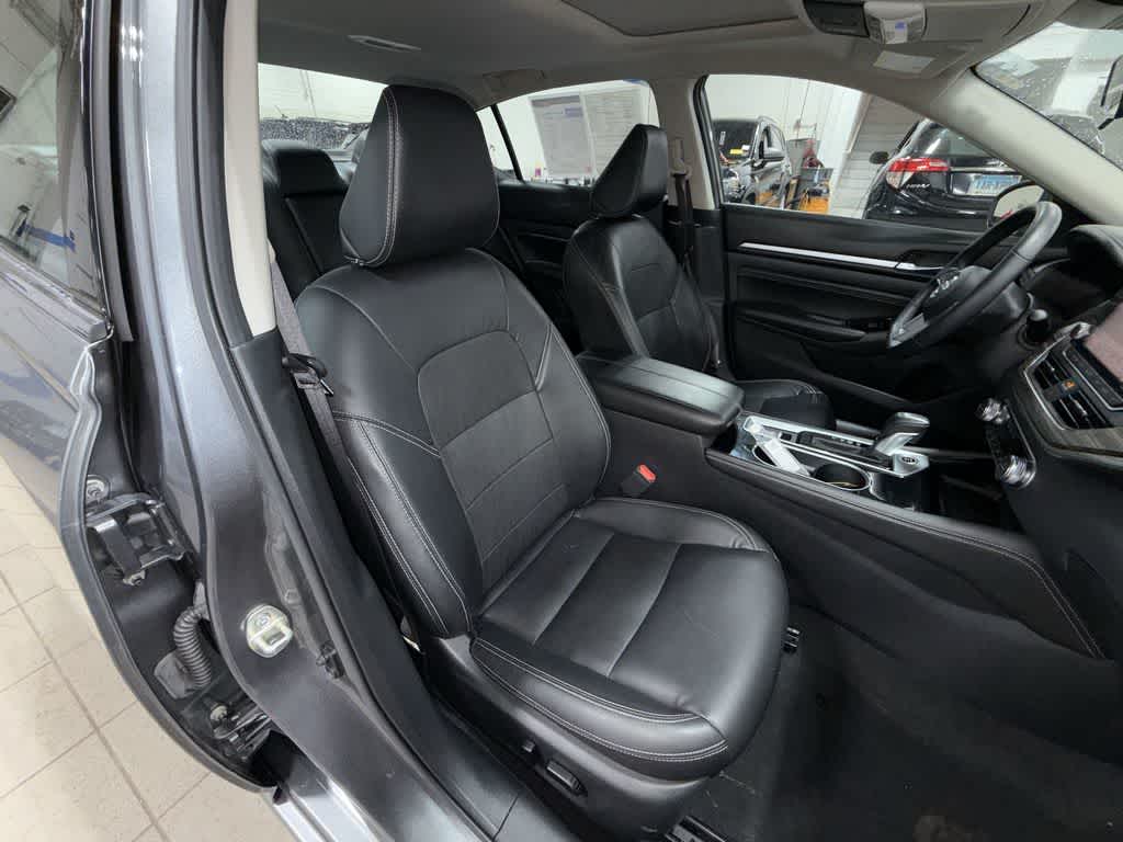 Thumbnail: 2021 Nissan Altima - 16