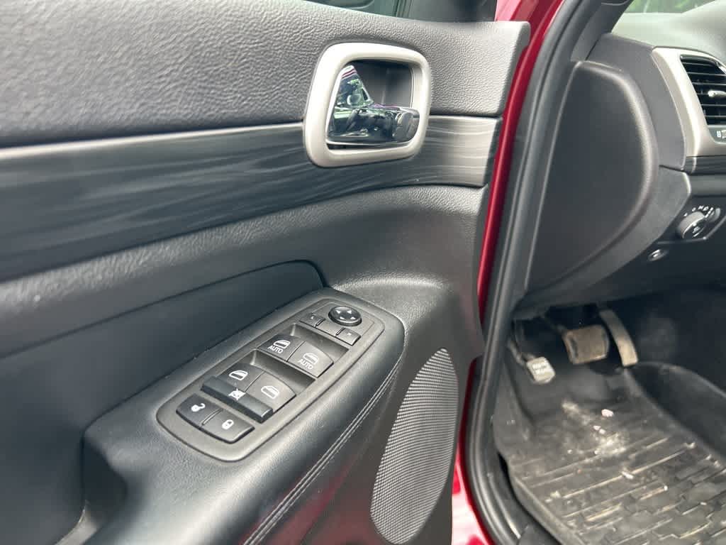 Thumbnail: 2021 Jeep Grand Cherokee - 12