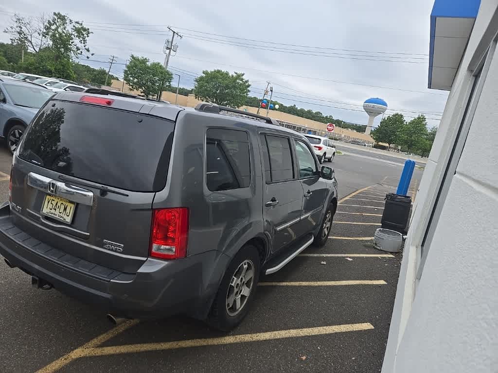 Thumbnail: 2011 Honda Pilot - 17