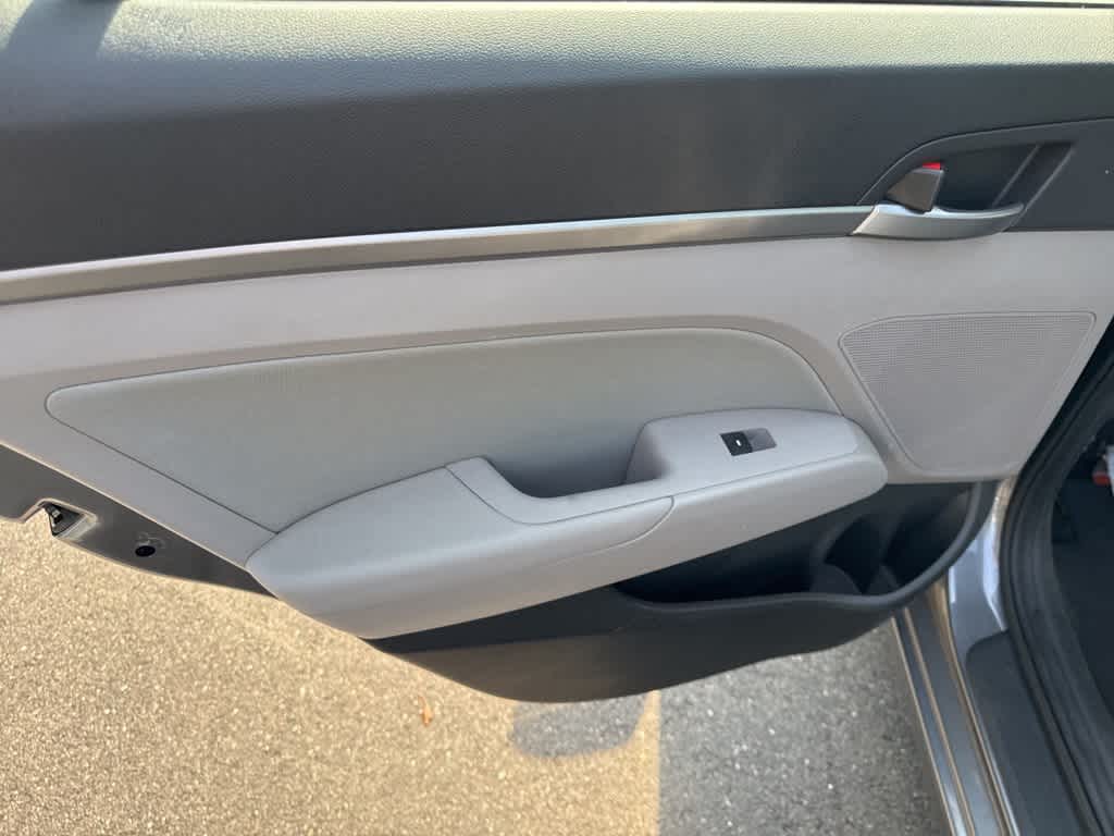 Thumbnail: 2018 Hyundai Elantra - 16