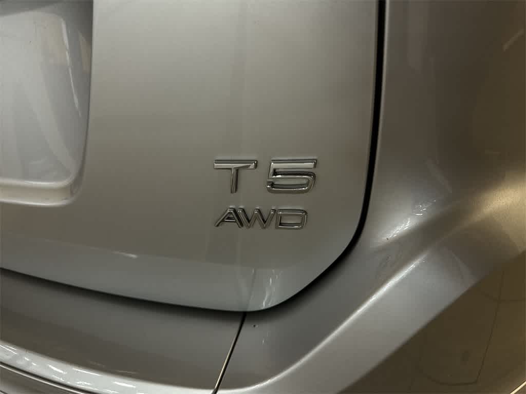 Thumbnail: 2017 Volvo XC60 - 27