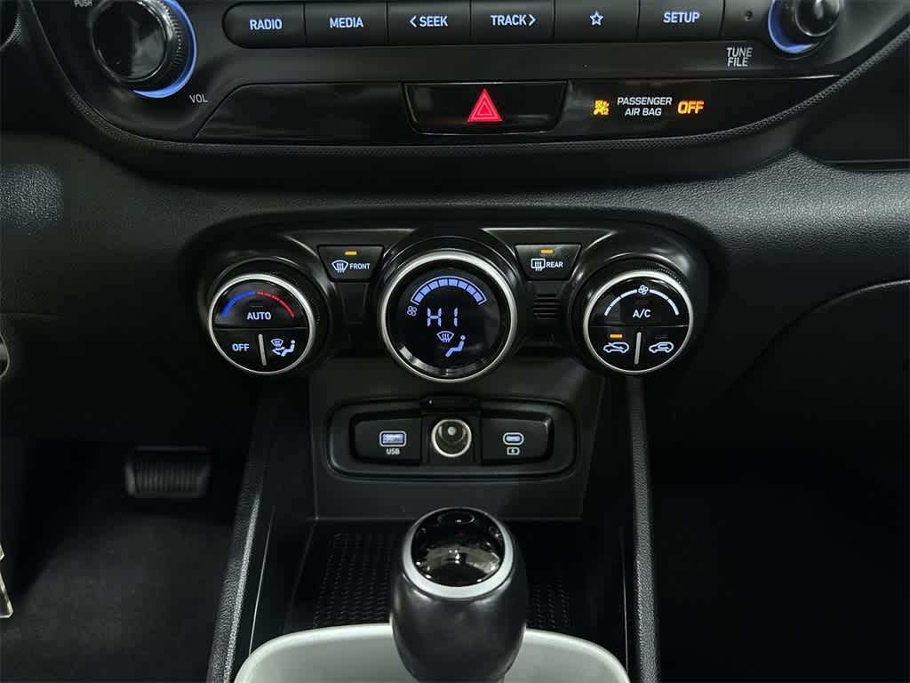 Thumbnail: 2023 Hyundai Venue - 21