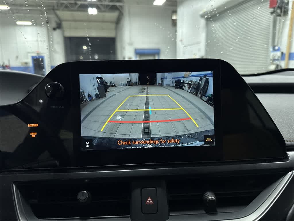 Thumbnail: 2024 Lexus UX - 25