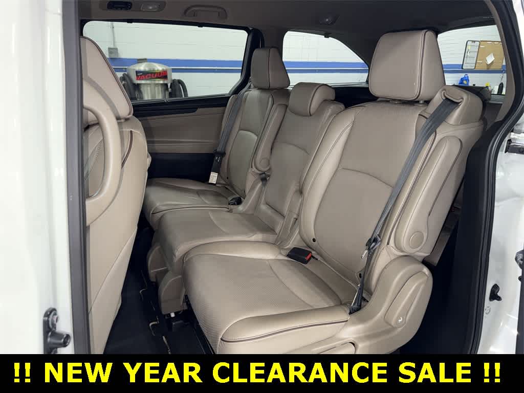Thumbnail: 2023 Honda Odyssey - 17