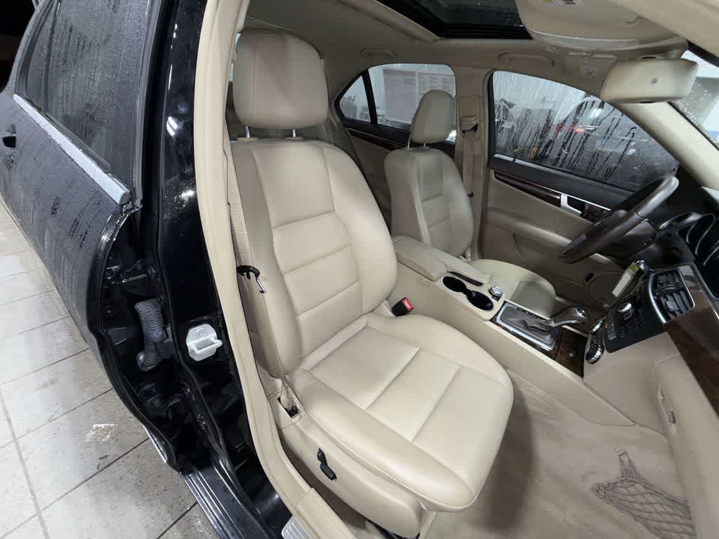 Thumbnail: 2014 Mercedes-Benz C-Class - 15