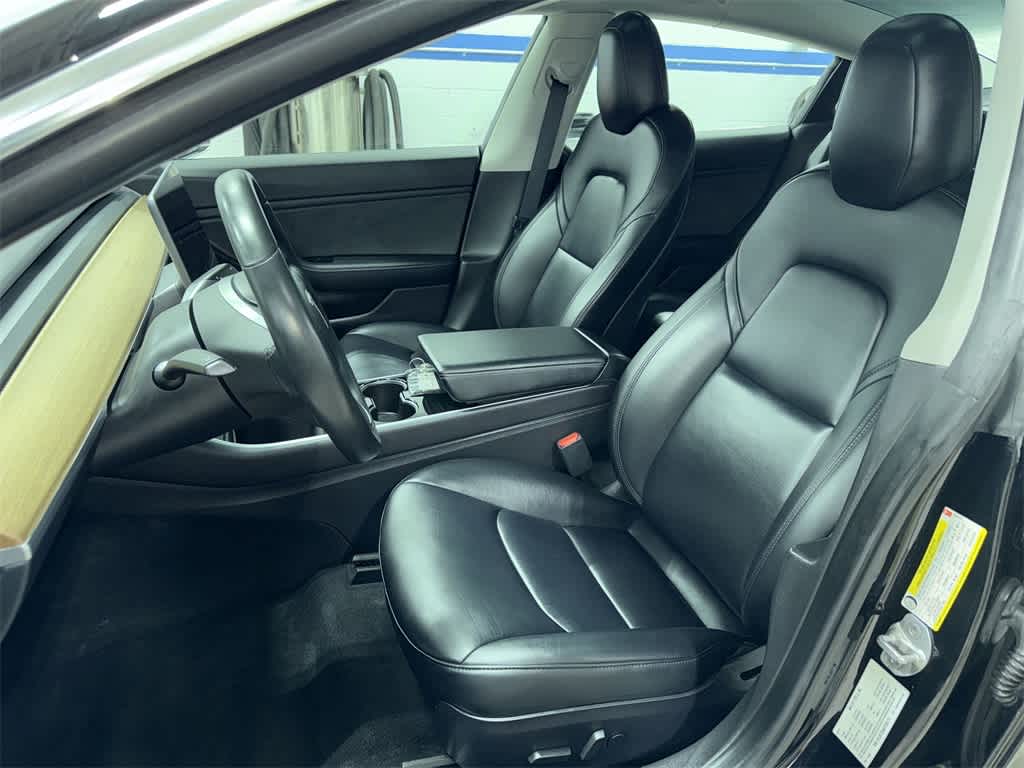Thumbnail: 2019 Tesla Model 3 - 15