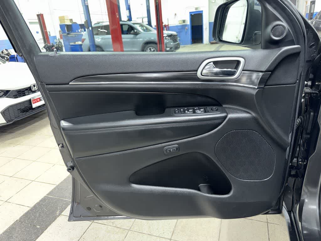 Thumbnail: 2019 Jeep Grand Cherokee - 31