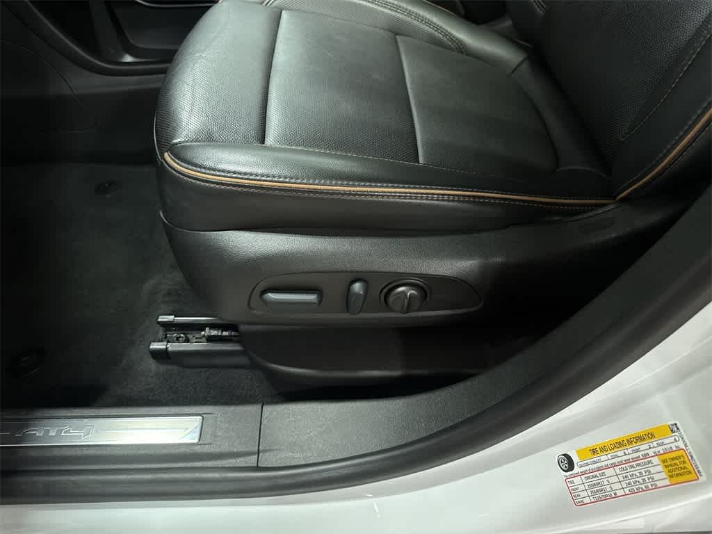 Thumbnail: 2022 GMC Acadia - 25