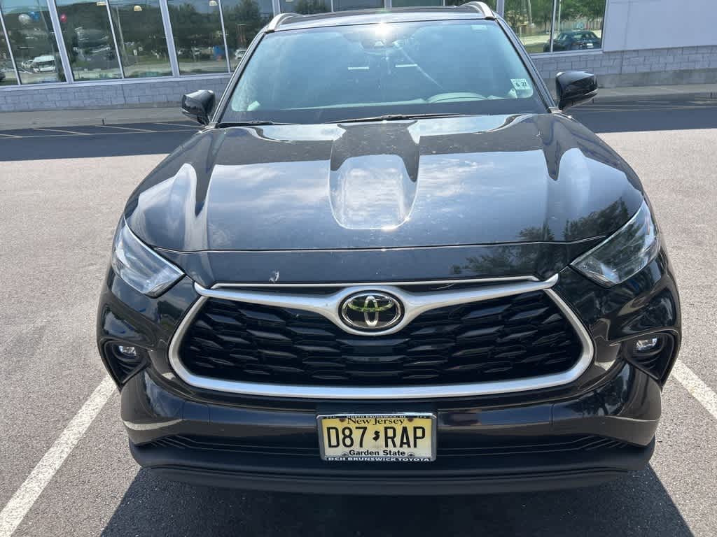 Thumbnail: 2022 Toyota Highlander - 13