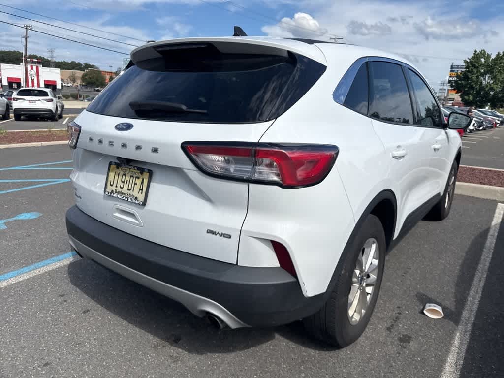 Thumbnail: 2022 Ford Escape - 4
