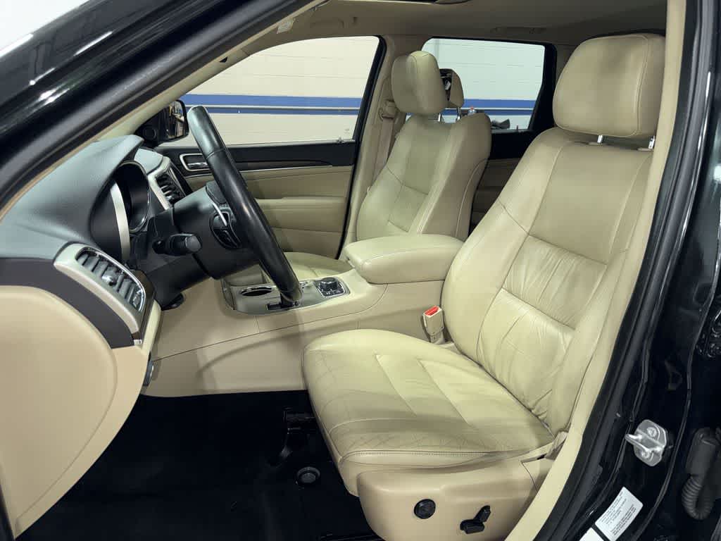 Thumbnail: 2015 Jeep Grand Cherokee - 15