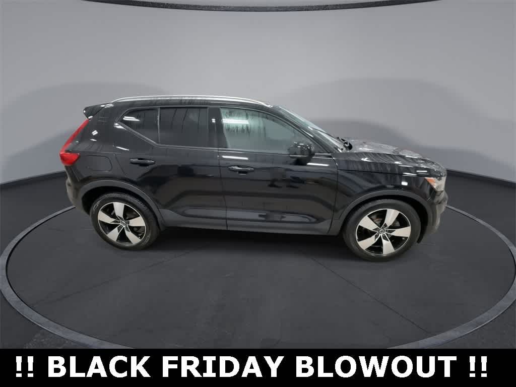 Thumbnail: 2020 Volvo XC40 - 9