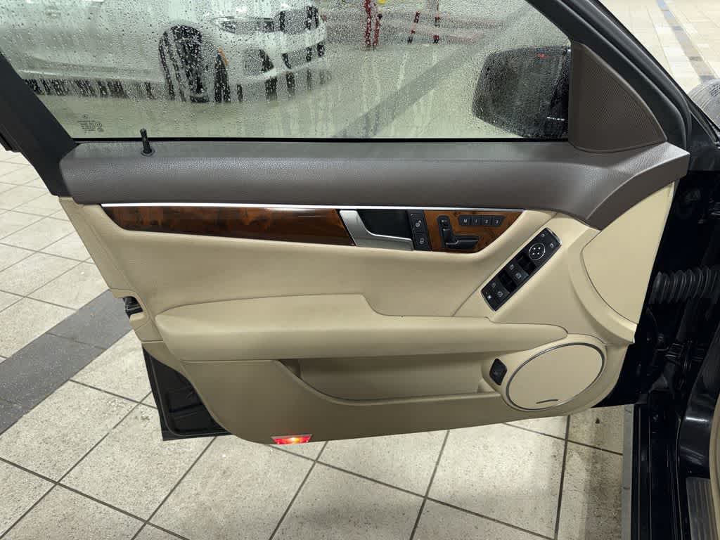 Thumbnail: 2014 Mercedes-Benz C-Class - 28