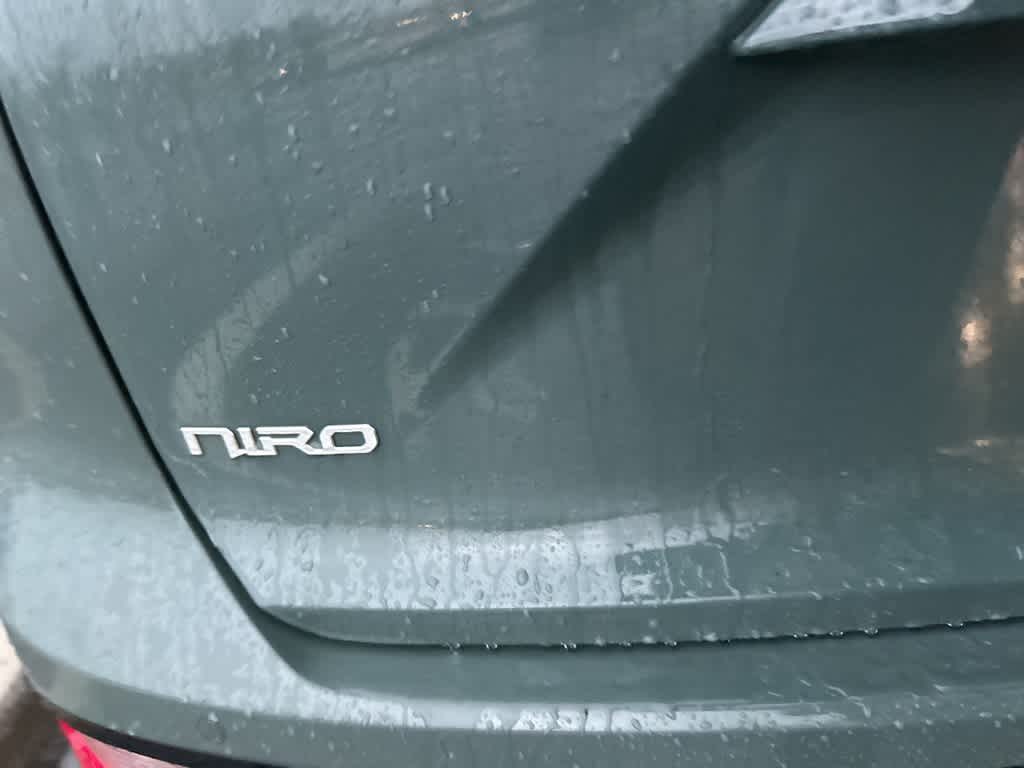 Thumbnail: 2023 Kia Niro - 16